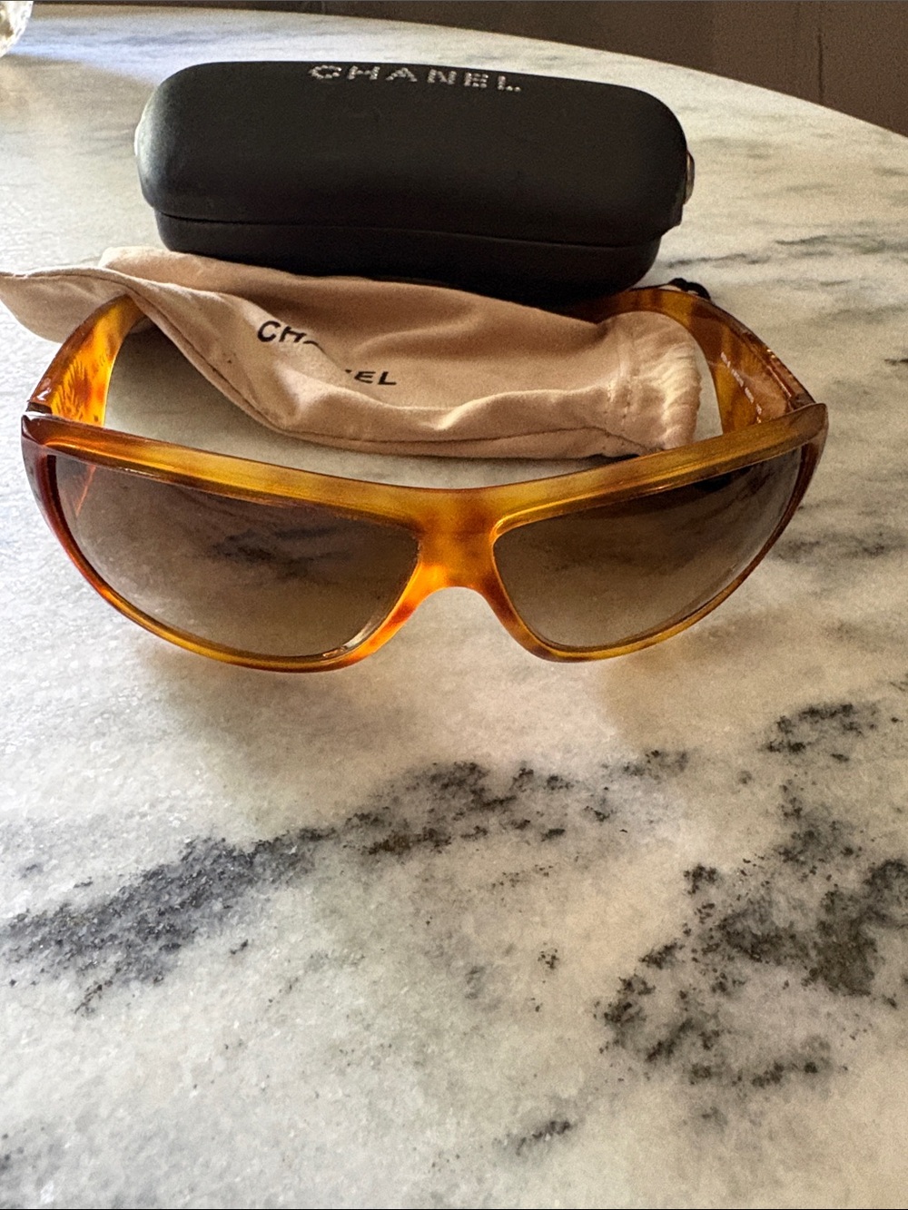 Vintage CHANEL Brown Tortoiseshell Sunglasses with Case & dust bag